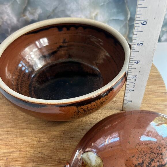 Art Studio Pottery Casserole With Handles & Lid 8" Stoneware Brown Glazed 80s - Picture 12 of 13